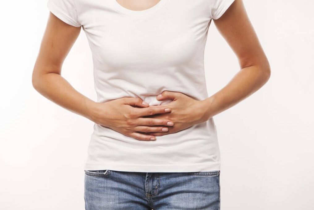 abdominal pain as a symptom of the presence of worms