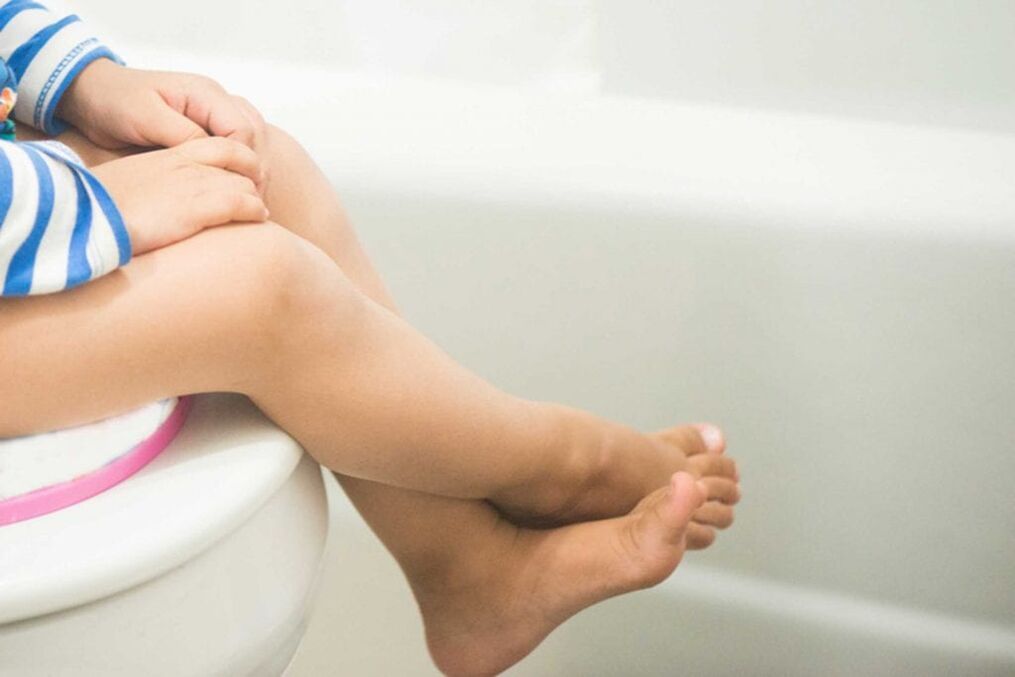 Constipation in children as a symptom of the presence of worms