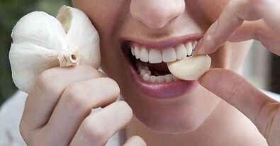 Eat garlic to treat parasites